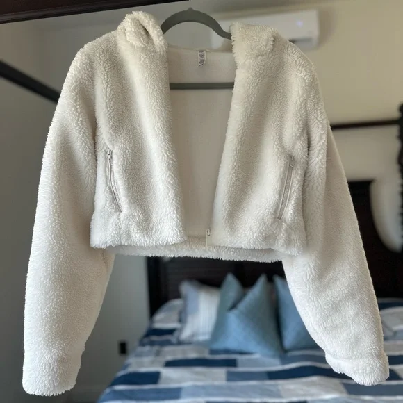 ALO Yoga Soft White Sherpa Jacket